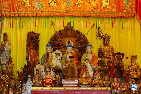 Bridge-Crossing Ritual at Guan Yu Shrine (Ban Nabon)