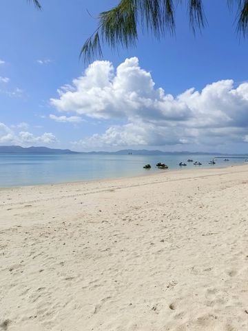 เกาะนาคายาย (หาดปนาย) คาตามารัน
