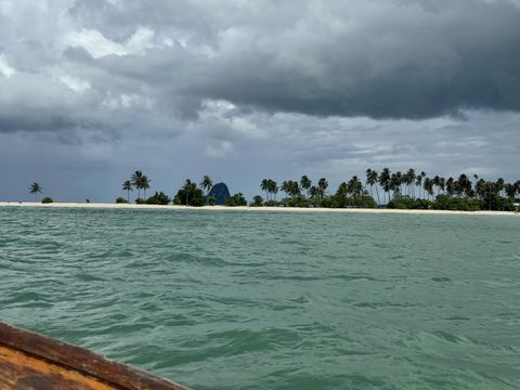เกาะนาคายาย (หาดปนาย) คาตามารัน