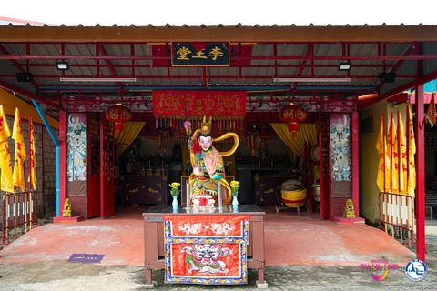 Hot Water Bathing Ritual at Lee Ong Tong Tha Chatchai Shrine