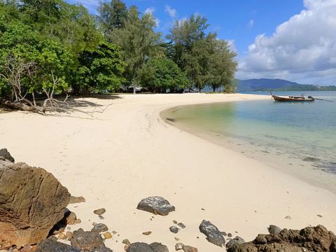 เกาะนาคายาย (หาดปนาย) คาตามารัน