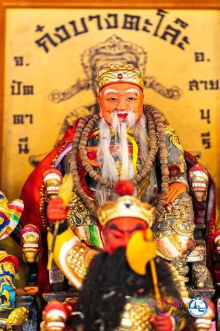 Хождение по огню в святилище Seng Leng Tong